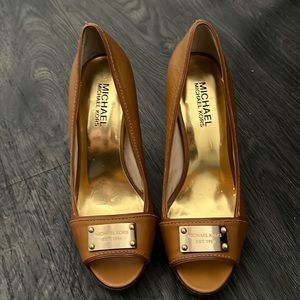 Michael Kors heels size 6